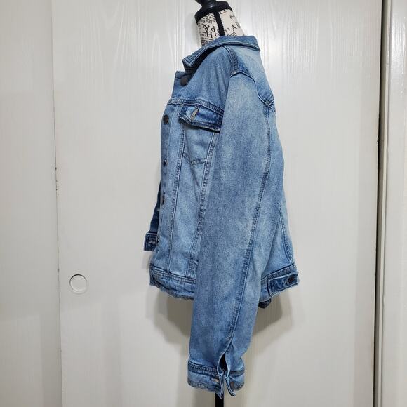 Universal Thread Freeborn Jacket Womens M Blue Jean Denim Trucker Button Pockets - Picture 5 of 7